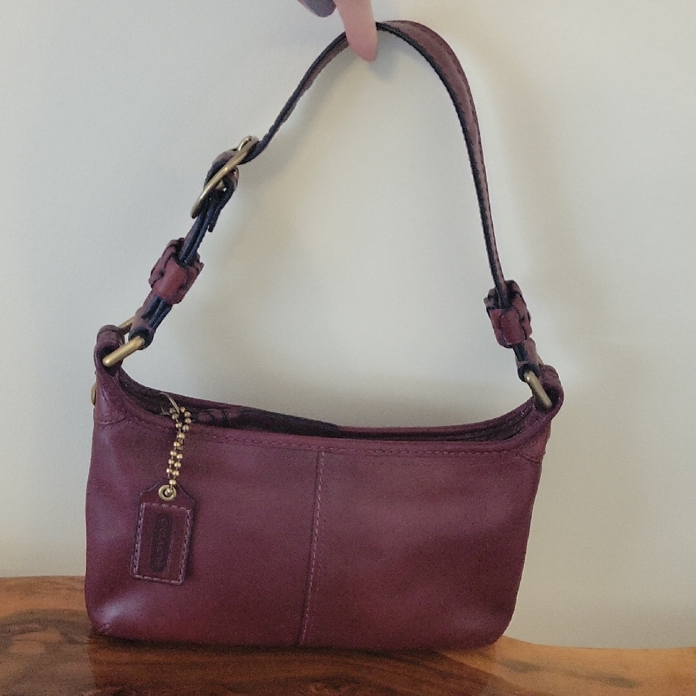 Genuine Coach Vintage Shoulder Bag - Bleeker Hobo